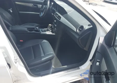 2013 Mercedes-Benz C 300 Luxury 4Matic/Sport 4Matic from USA, damaged, VIN WDDGF8AB4DR267905